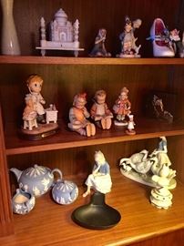 WEDGEWOOD COFFEE SET, HUMMELS