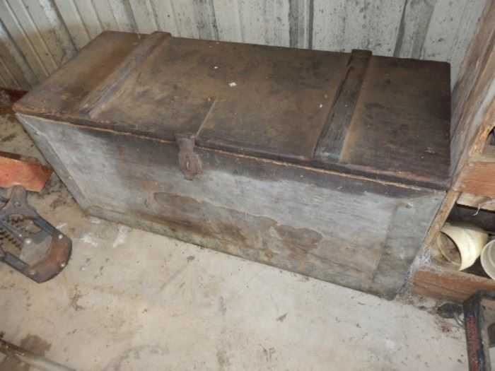 primitive tool chest