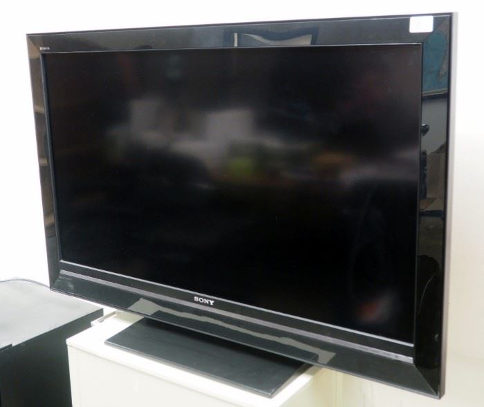 Sony Bravia, LCD Digital 46" TV, Model #KDL-46V3000