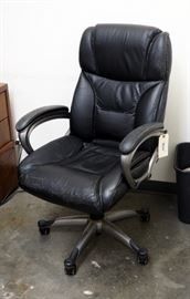 Rolling Upholstered Executive Chair