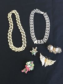 Vintage Costume Jewelry. Necklaces, pins and butterflies