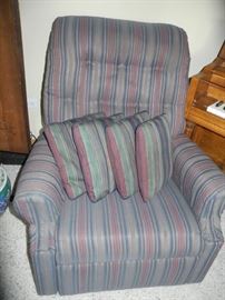 Comfy chair with matching pillows