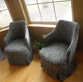 Two small boudoir chaird