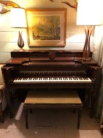 GORGEOUS VINTAGE SPINET STYLE PIANO