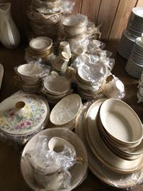 Check out this extensive collection of beautiful Lenox Flower Song pattern - you could entertain a HUGE crowd with this gorgeous, elegant  china. 