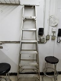 6 Ft Aluminum step ladder $40