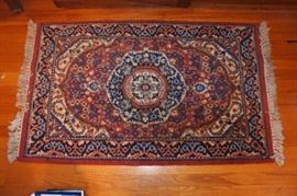 4ft x 2.5ft Beautiful Decorative Rug