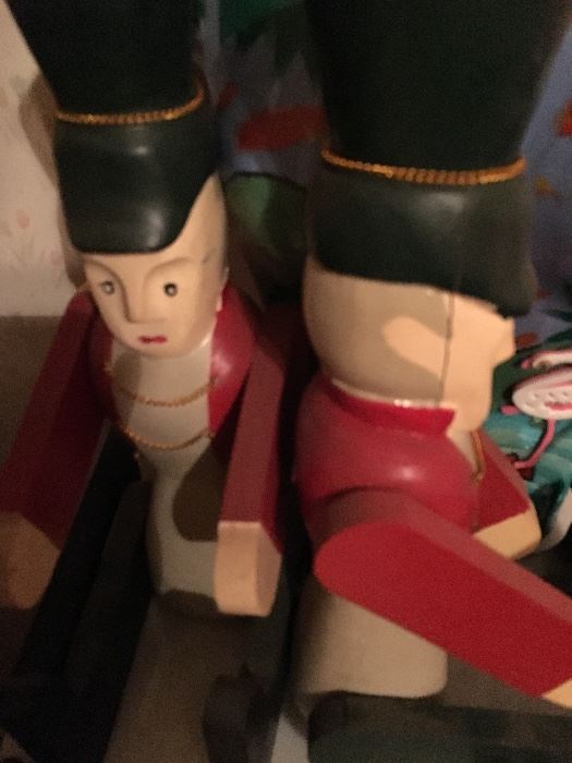 Vtg Wooden Toy Soldiers