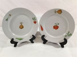 (2Pcs) Rosenthal Plates https://ctbids.com/#!/description/share/90679