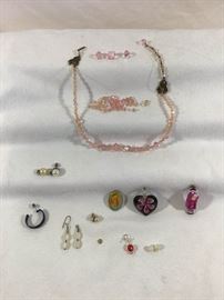 Assorted Jewelry Vintage https://ctbids.com/#!/description/share/90686