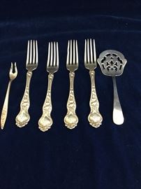 6 Pieces Sterling Silver Flatware https://ctbids.com/#!/description/share/93896