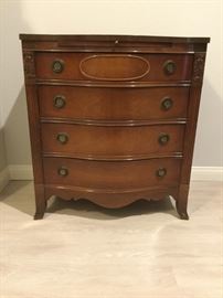 Small Antique Chest of Drawers https://ctbids.com/#!/description/share/94930