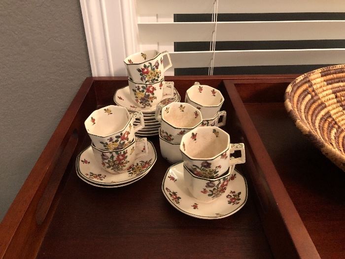 royal daulton mini- set of 10 cups/saucers 