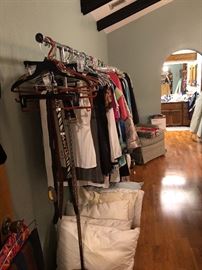 clothing room 