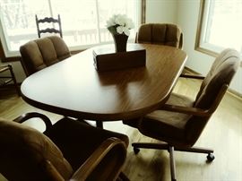 kitchen table and 4 rolling chairs