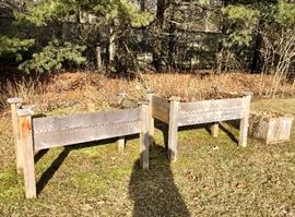 Outdoor raised planters