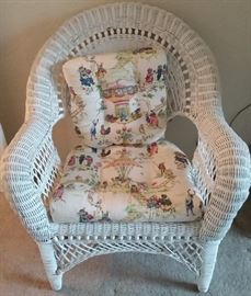 BBR01 White Wicker Chair with Cushions