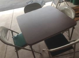 BG09 Vintage Card Table and 4 Vintage Chairs