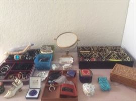 BMB03 TurquoiseColor Stone Bead Bracelet, Costume Jewelry, and More