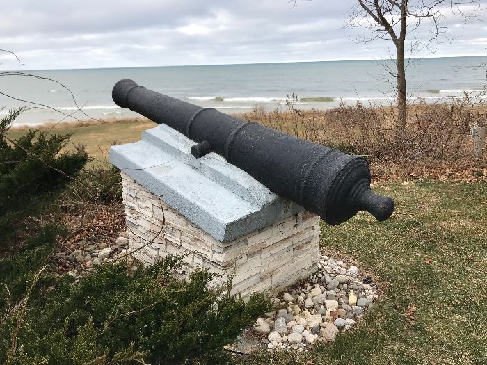 Another view of the cannon to be sold. 