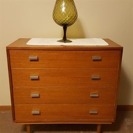Smaller Mid-Century dresser, excellent condition