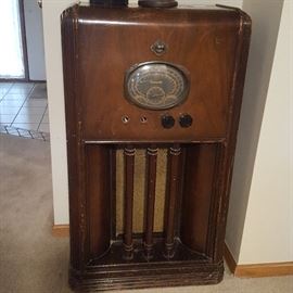 Vintage free-standing Radio