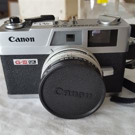 Vintage G-III QL Canon 35mm camera