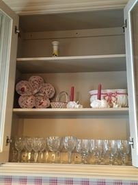 lots of bar ware too