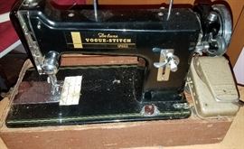 Vintage Vogue-Stitch from Spiegel w/ carrying case and instructions