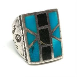 Lot 096
Sterling Silver Navajo Style Turquoise And Onyx Mens Ring