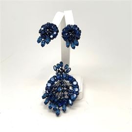 Lot 300
Warner Signed Dome Brooch and Earring Set