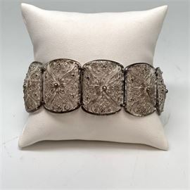Lot 305
Antique German Sterling Silver Filigree Panel Bracelet