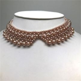 Lot 199
Vintage Pink Faux Pearl Collar