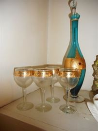 Vintage Italian Decanter, 4 Gold Rim Wine Glasses 