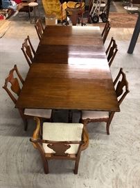 1800's large walnut dining table and 8 Chippendale chairs ( 2 separate lots)