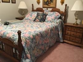 Foot board goes with bed set