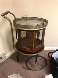 BEAUTIFUL ! with removable tray !