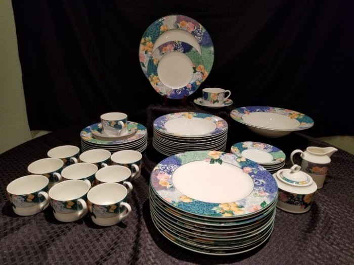 Christopher Stuart: Optima China Set