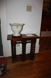 Antique gate leg table