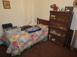 Twin Bed, Stacking book shelves