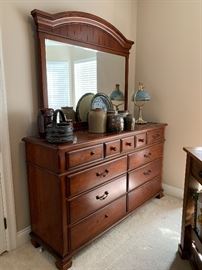 Lane 9-drawer dresser