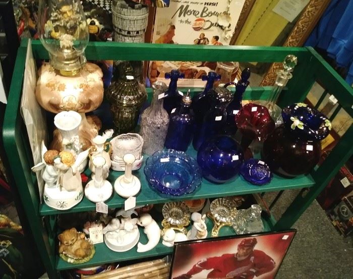 Assorted glass items