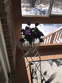 7 - PIECE WICKER ARMCHAIRS AND ROUND TABLE GLASS TOP