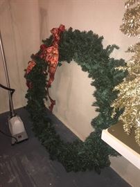 LARGE CHRISTMAS WREATH