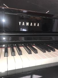 YAMAHA CLAVINOVA CLP-565GP PIANO