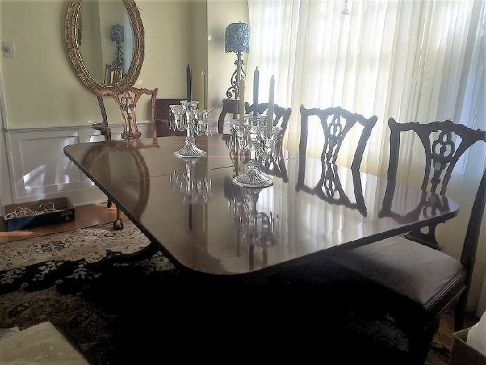 SHERIDAN DINING ROOM 2-PEDESTAL TABLE - SEATS 12.  (HAS 2 ADDITIONAL LEAVES) MAKING THE TABLE ABOUT 9' LONG WHEN EXTENDED 