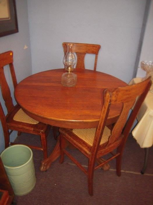 Oak clawfoot table,oak chairs