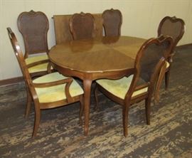 Thomasville Dining Set w/Large Leaf