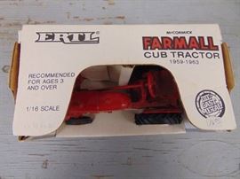 Ertl Farmall Cub Tractor NIB