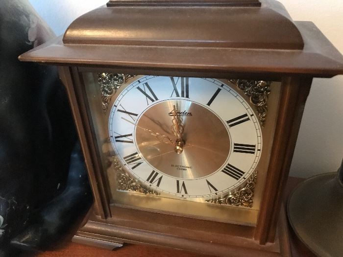 Linden Mantle Clock